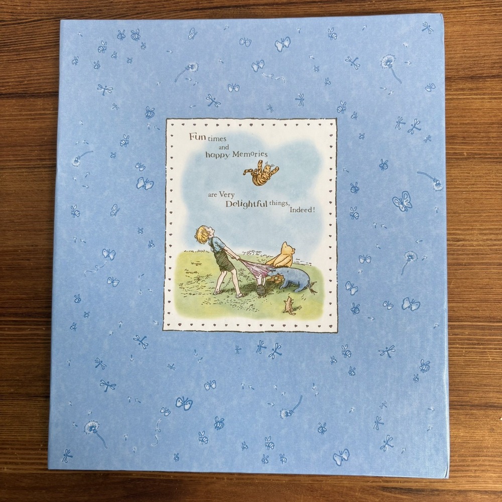 Hallmark / Disney Photo/Scrapbook album- Winnie the Pooh PHA6359 Blue 12"x11"
